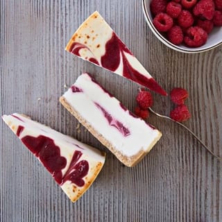 Raspberry White Chocolate Cheesecake